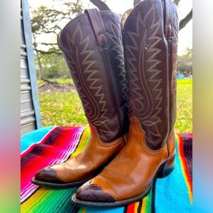 Vintage tan and brown two tone cowboy boots. Made USA. Size 5.5.